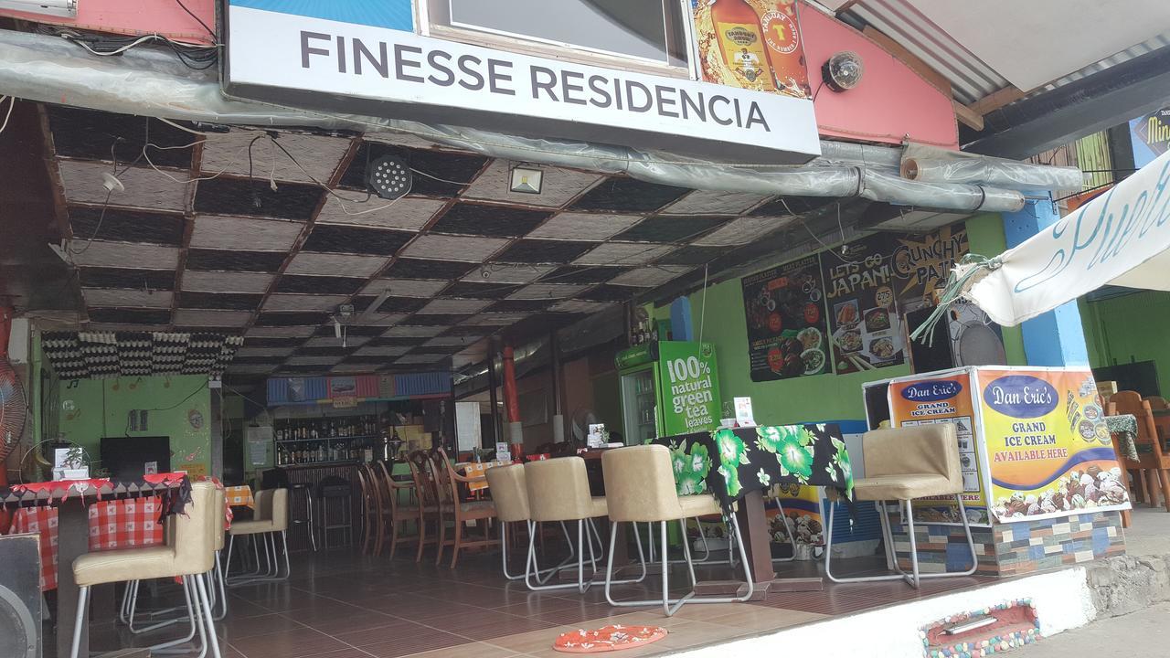 Finesse Residencia Cocktail Bar And Restaurant Hotel Puerto Galera Exterior foto